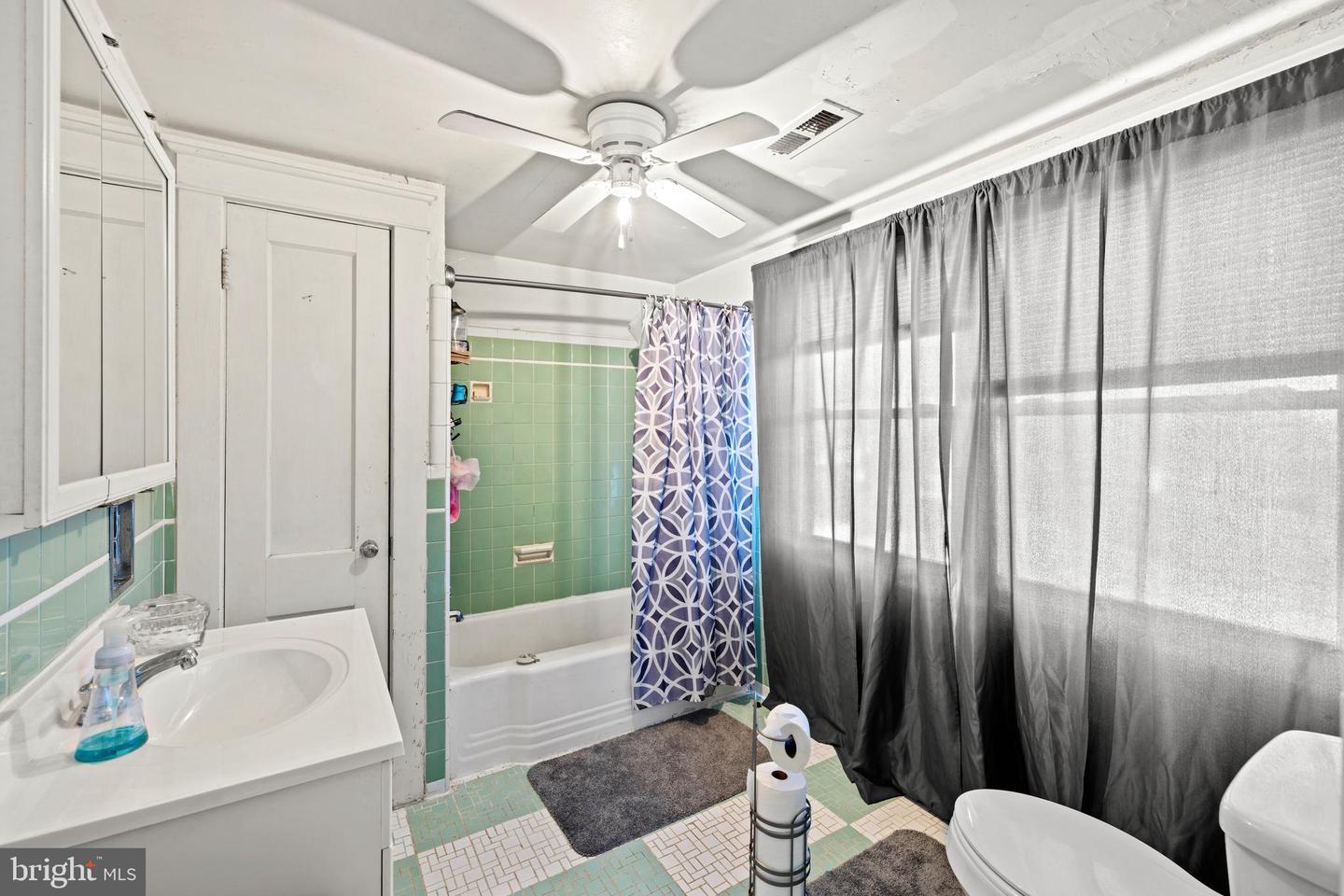 133 MASON ST, BROADWAY, Virginia 22815, 6 Bedrooms Bedrooms, ,4 BathroomsBathrooms,Residential,For sale,133 MASON ST,VARO2002168 MLS # VARO2002168