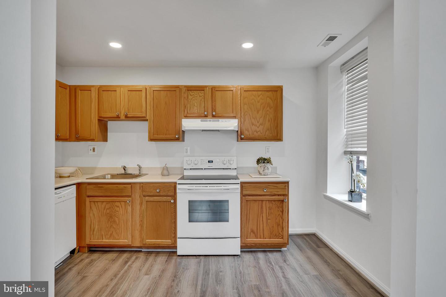 1838 4TH ST NW #2A, WASHINGTON, District Of Columbia 20001, 2 Bedrooms Bedrooms, ,2 BathroomsBathrooms,Residential,For sale,1838 4TH ST NW #2A,DCDC2174092 MLS # DCDC2174092