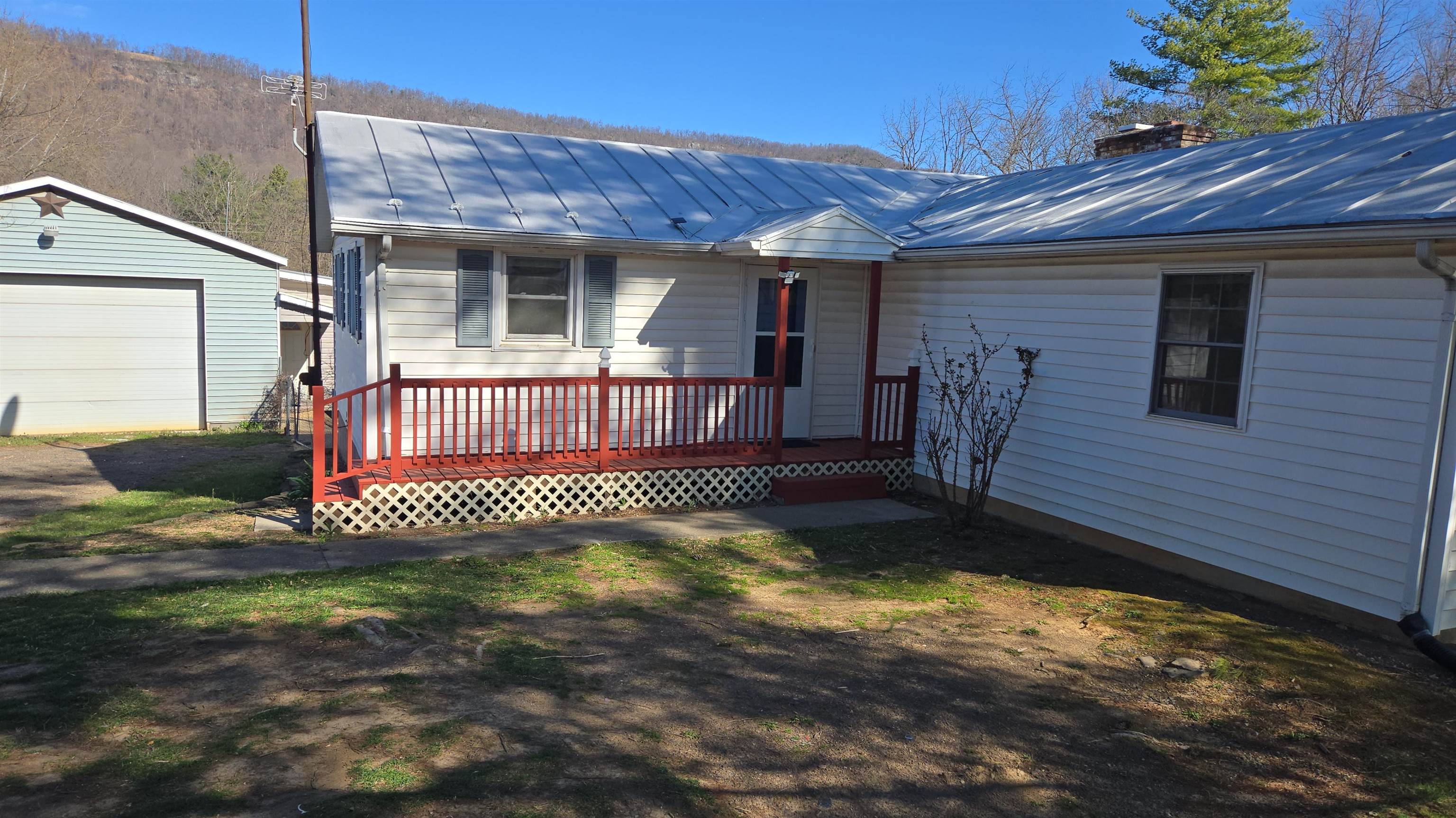 14893 N MOUNTAIN RD, BROADWAY, Virginia 22815, 3 Bedrooms Bedrooms, ,2 BathroomsBathrooms,Residential,14893 N MOUNTAIN RD,662381 MLS # 662381