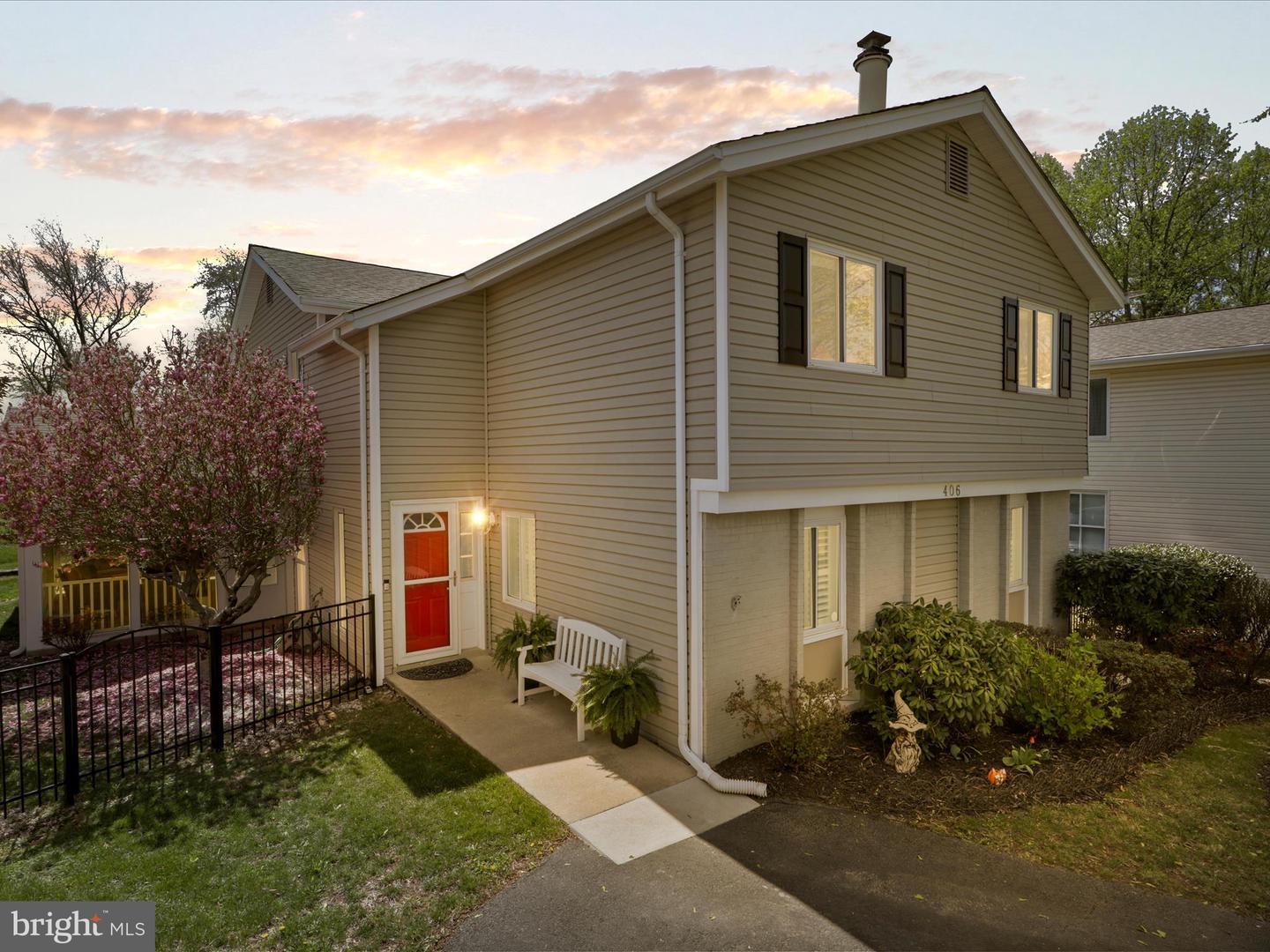 406 HUMMER, STERLING, Virginia 20164, 4 Bedrooms Bedrooms, ,3 BathroomsBathrooms,Residential,For sale,406 HUMMER,VALO2092092 MLS # VALO2092092