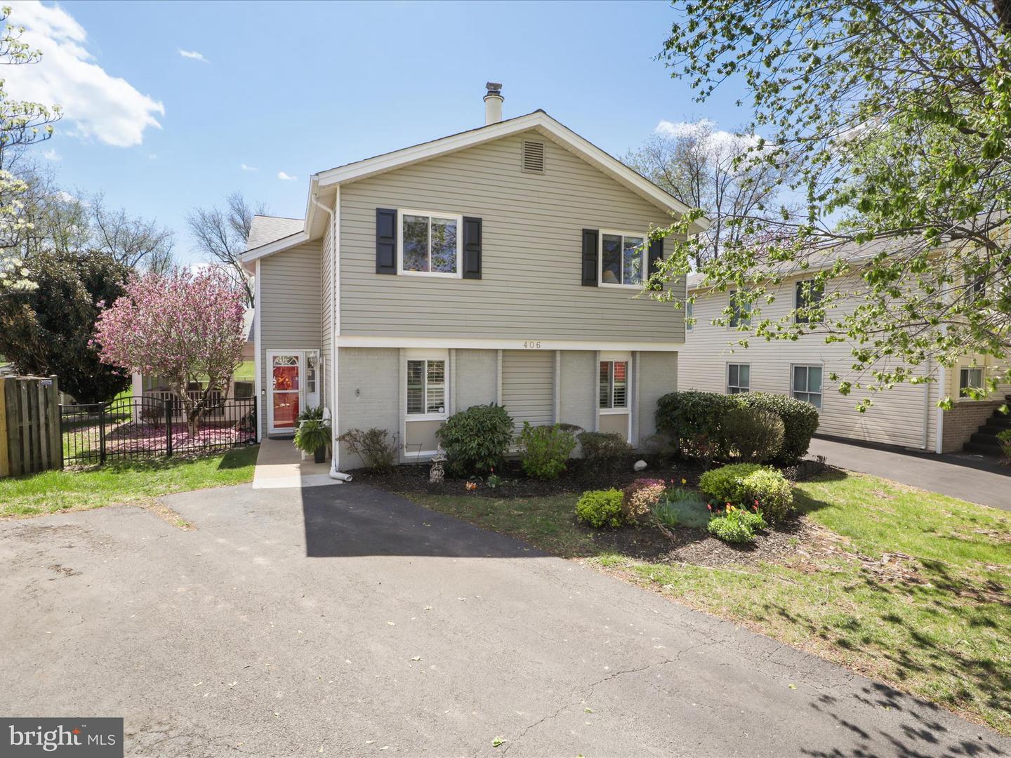 406 HUMMER, STERLING, Virginia 20164, 4 Bedrooms Bedrooms, ,3 BathroomsBathrooms,Residential,For sale,406 HUMMER,VALO2092092 MLS # VALO2092092
