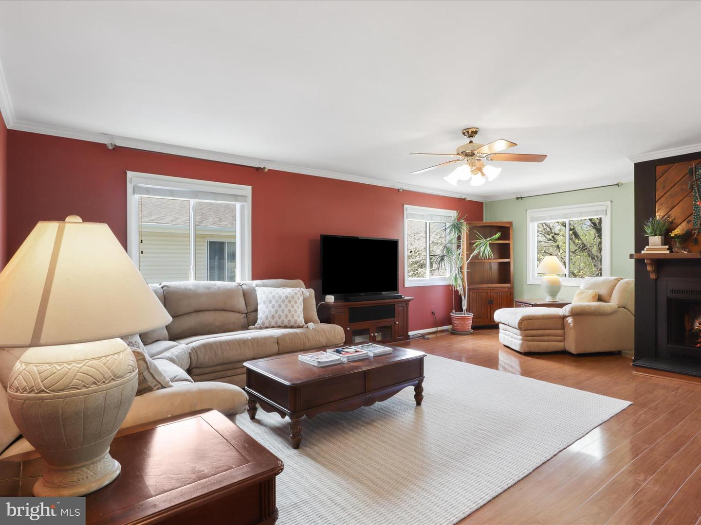 406 HUMMER, STERLING, Virginia 20164, 4 Bedrooms Bedrooms, ,3 BathroomsBathrooms,Residential,For sale,406 HUMMER,VALO2092092 MLS # VALO2092092