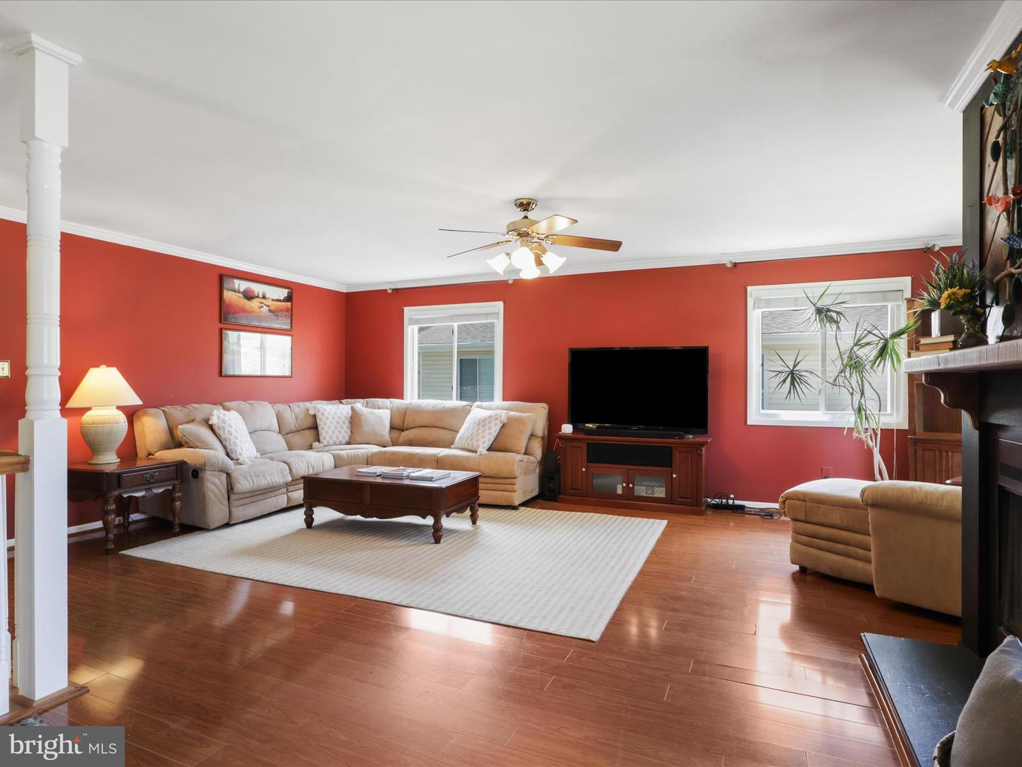 406 HUMMER, STERLING, Virginia 20164, 4 Bedrooms Bedrooms, ,3 BathroomsBathrooms,Residential,For sale,406 HUMMER,VALO2092092 MLS # VALO2092092