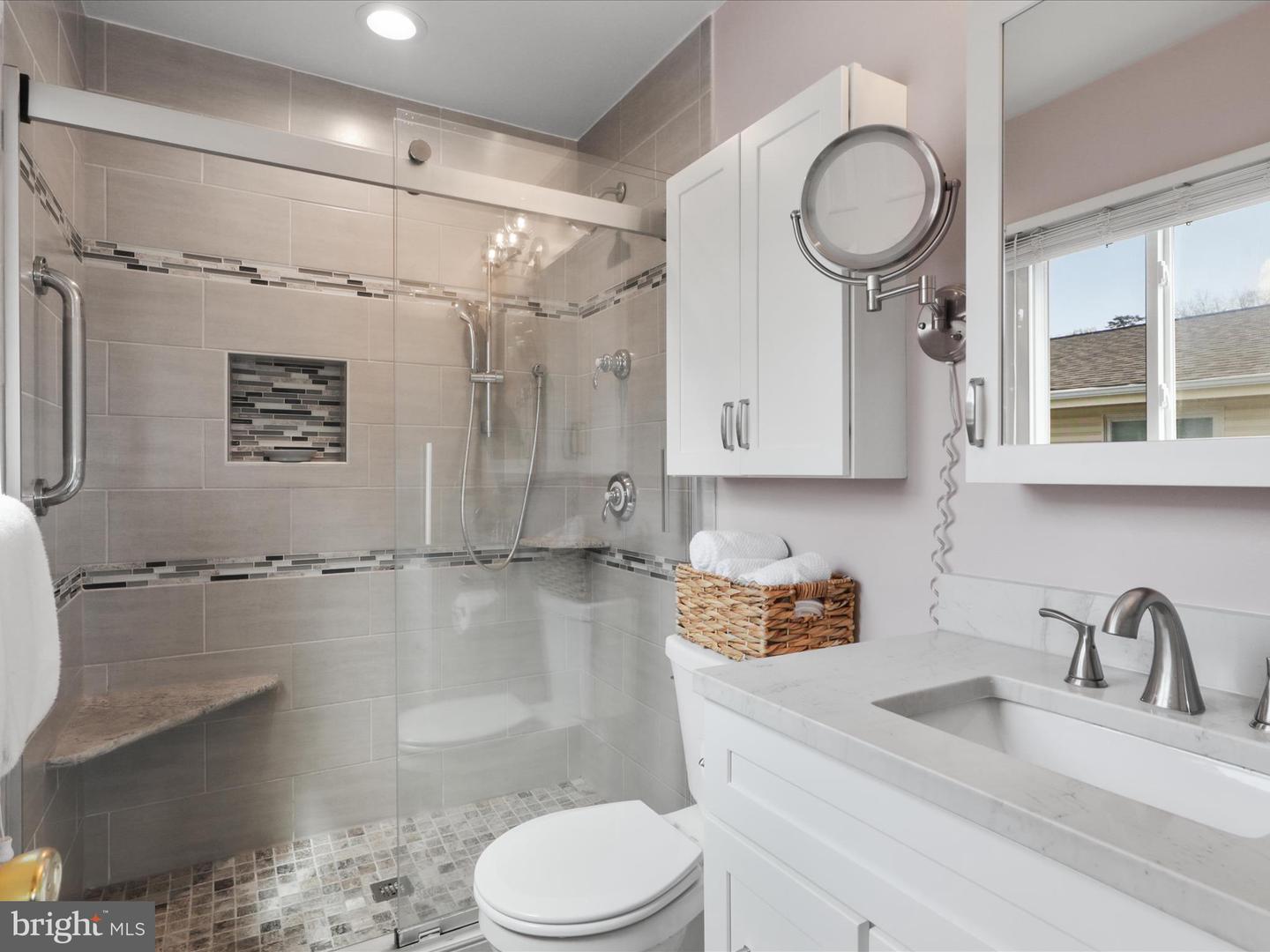 406 HUMMER, STERLING, Virginia 20164, 4 Bedrooms Bedrooms, ,3 BathroomsBathrooms,Residential,For sale,406 HUMMER,VALO2092092 MLS # VALO2092092
