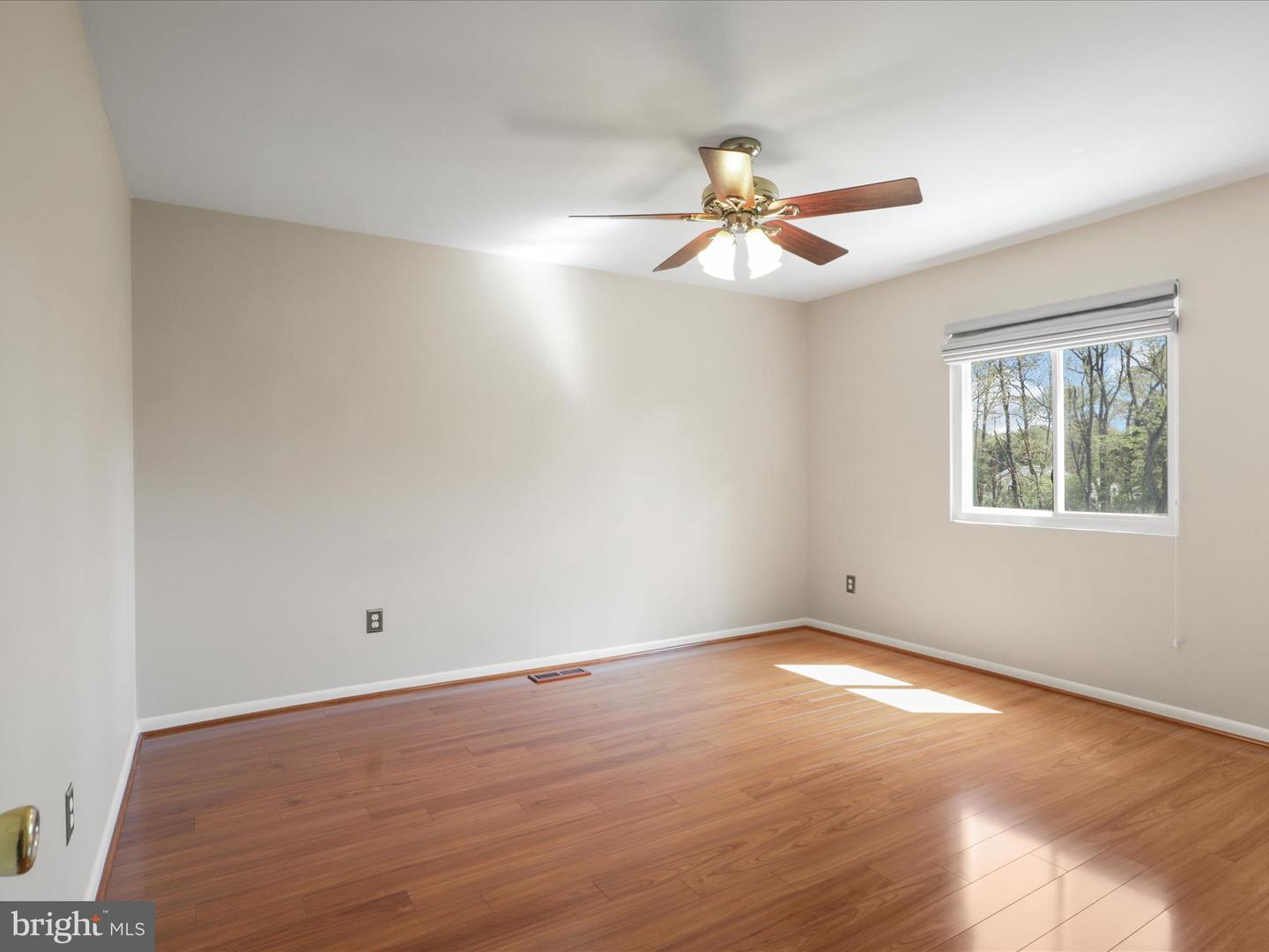 406 HUMMER, STERLING, Virginia 20164, 4 Bedrooms Bedrooms, ,3 BathroomsBathrooms,Residential,For sale,406 HUMMER,VALO2092092 MLS # VALO2092092