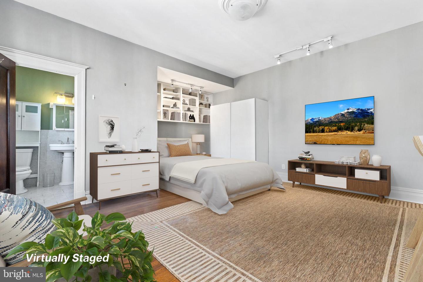 1514 17TH ST NW #404, WASHINGTON, District Of Columbia 20036, 1 Room Rooms,1 BathroomBathrooms,Residential,For sale,1514 17TH ST NW #404,DCDC2194258 MLS # DCDC2194258