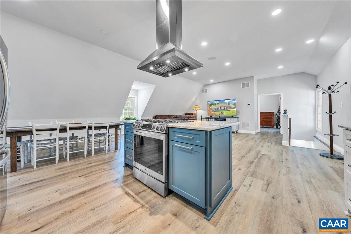 2246/2222 PINE RIDGE RD, HUDDLESTON, Virginia 24104, 7 Bedrooms Bedrooms, ,4 BathroomsBathrooms,Residential,For sale,2246/2222 PINE RIDGE RD,656972 MLS # 656972