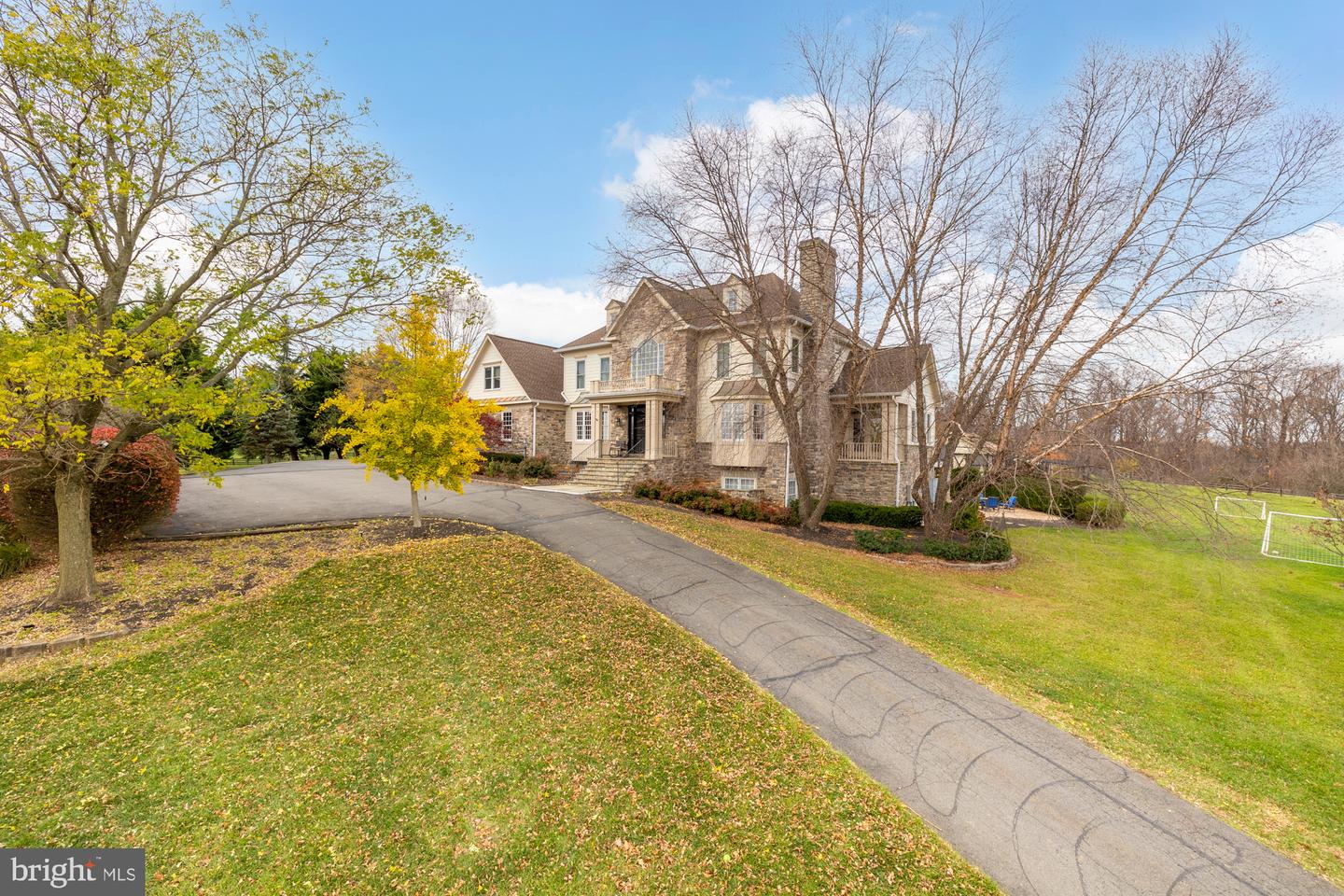 19109 PEALE LN, LEESBURG, Virginia 20175, 6 Bedrooms Bedrooms, ,5 BathroomsBathrooms,Residential,For sale,19109 PEALE LN,VALO2093150 MLS # VALO2093150