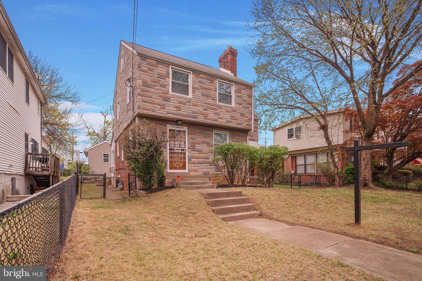 6021 NORTH DAKOTA AVE NW, WASHINGTON, District Of Columbia 20011, 3 Bedrooms Bedrooms, ,2 BathroomsBathrooms,Residential,For sale,6021 NORTH DAKOTA AVE NW,DCDC2194092 MLS # DCDC2194092