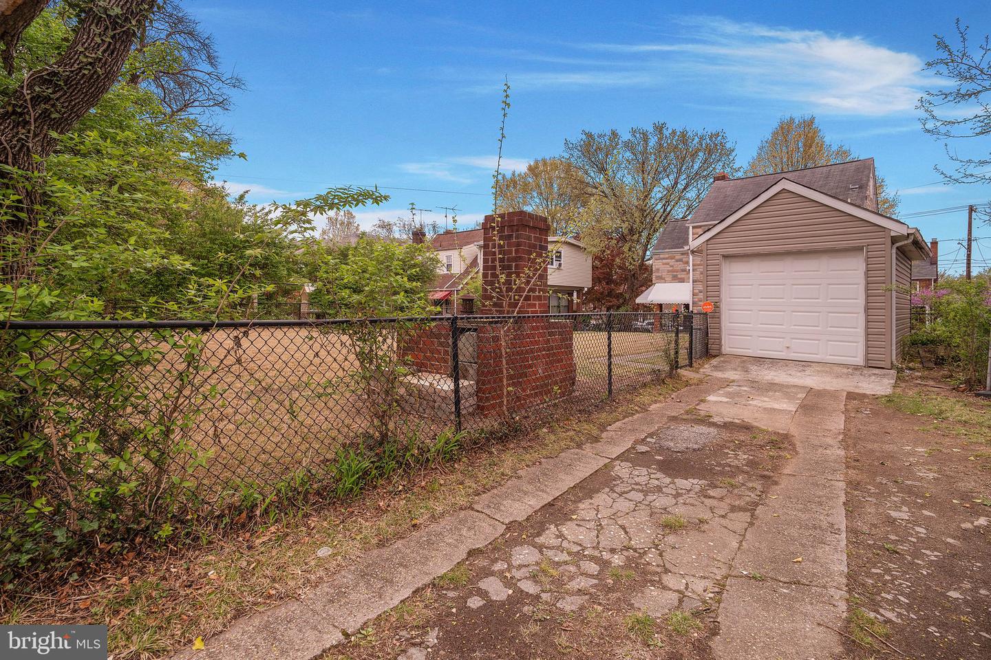 6021 NORTH DAKOTA AVE NW, WASHINGTON, District Of Columbia 20011, 3 Bedrooms Bedrooms, ,2 BathroomsBathrooms,Residential,For sale,6021 NORTH DAKOTA AVE NW,DCDC2194092 MLS # DCDC2194092
