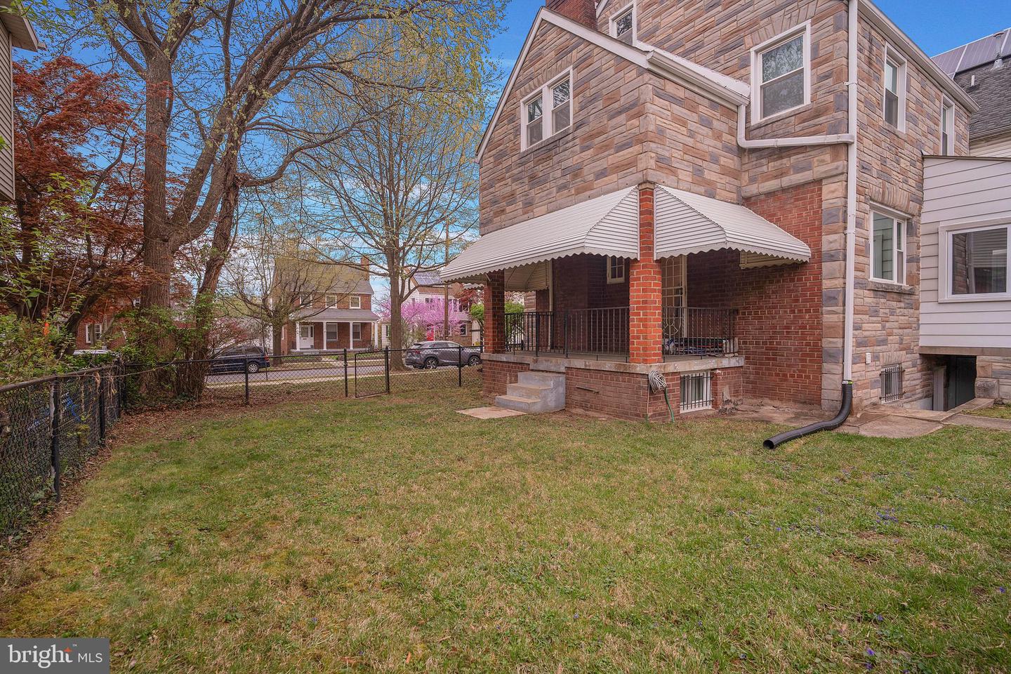 6021 NORTH DAKOTA AVE NW, WASHINGTON, District Of Columbia 20011, 3 Bedrooms Bedrooms, ,2 BathroomsBathrooms,Residential,For sale,6021 NORTH DAKOTA AVE NW,DCDC2194092 MLS # DCDC2194092