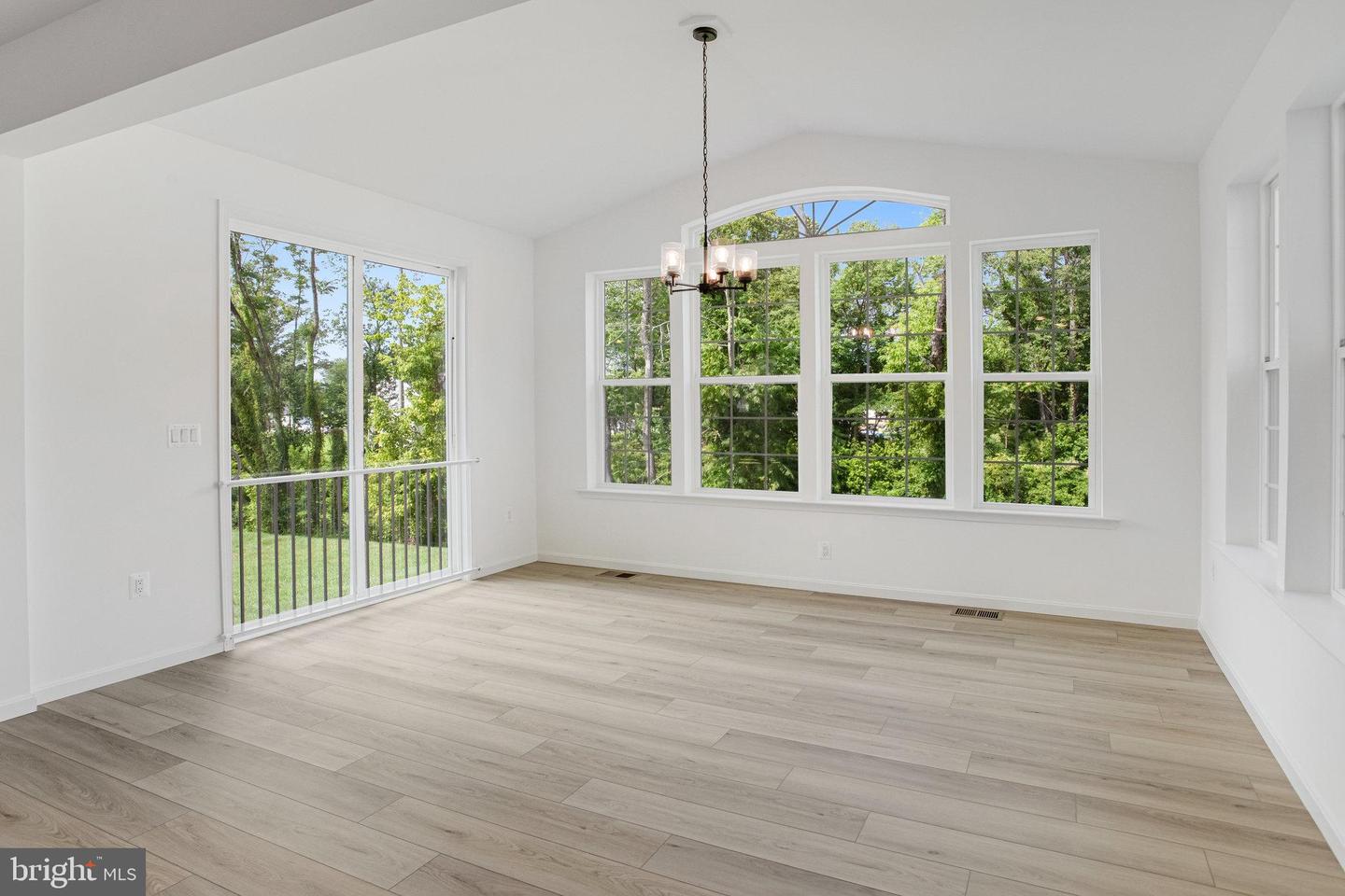 217 CAMWOOD CT, FREDERICKSBURG, Virginia 22405, 7 Bedrooms Bedrooms, ,5 BathroomsBathrooms,Residential,For sale,217 CAMWOOD CT,VAST2037636 MLS # VAST2037636