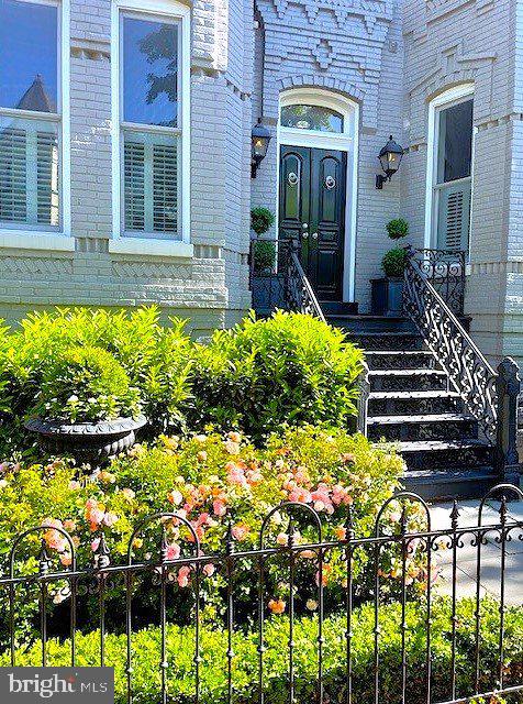 939 T ST NW, WASHINGTON, District Of Columbia 20001, 5 Bedrooms Bedrooms, ,3 BathroomsBathrooms,Residential,For sale,939 T ST NW,DCDC2188792 MLS # DCDC2188792