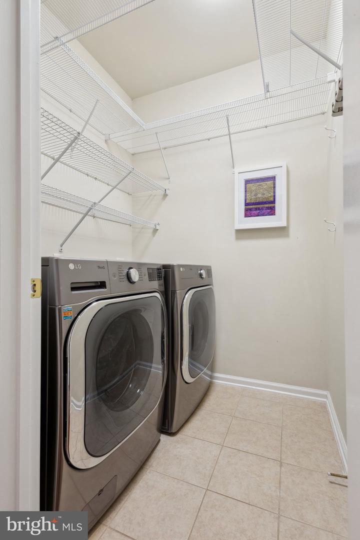 20594 CRESCENT POINTE PL, ASHBURN, Virginia 20147, 2 Bedrooms Bedrooms, ,2 BathroomsBathrooms,Residential,For sale,20594 CRESCENT POINTE PL,VALO2091424 MLS # VALO2091424