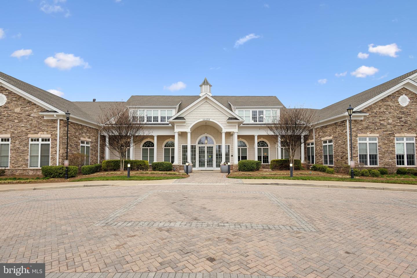 20594 CRESCENT POINTE PL, ASHBURN, Virginia 20147, 2 Bedrooms Bedrooms, ,2 BathroomsBathrooms,Residential,For sale,20594 CRESCENT POINTE PL,VALO2091424 MLS # VALO2091424