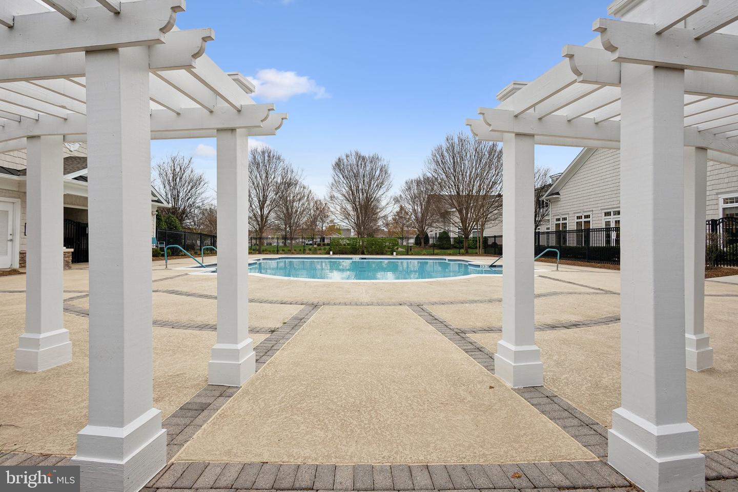 20594 CRESCENT POINTE PL, ASHBURN, Virginia 20147, 2 Bedrooms Bedrooms, ,2 BathroomsBathrooms,Residential,For sale,20594 CRESCENT POINTE PL,VALO2091424 MLS # VALO2091424