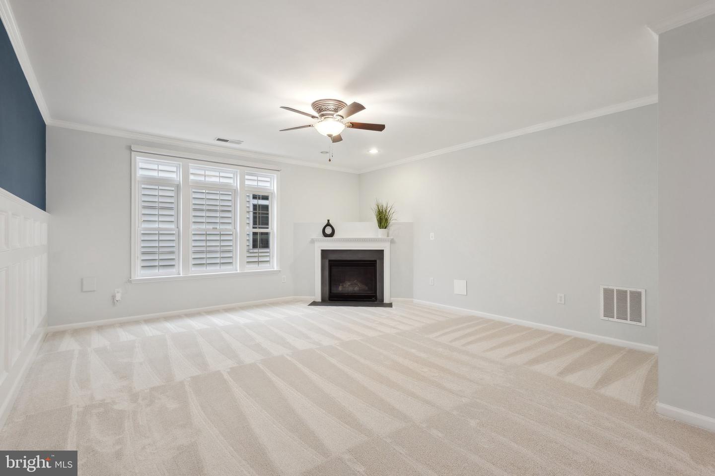 20594 CRESCENT POINTE PL, ASHBURN, Virginia 20147, 2 Bedrooms Bedrooms, ,2 BathroomsBathrooms,Residential,For sale,20594 CRESCENT POINTE PL,VALO2091424 MLS # VALO2091424