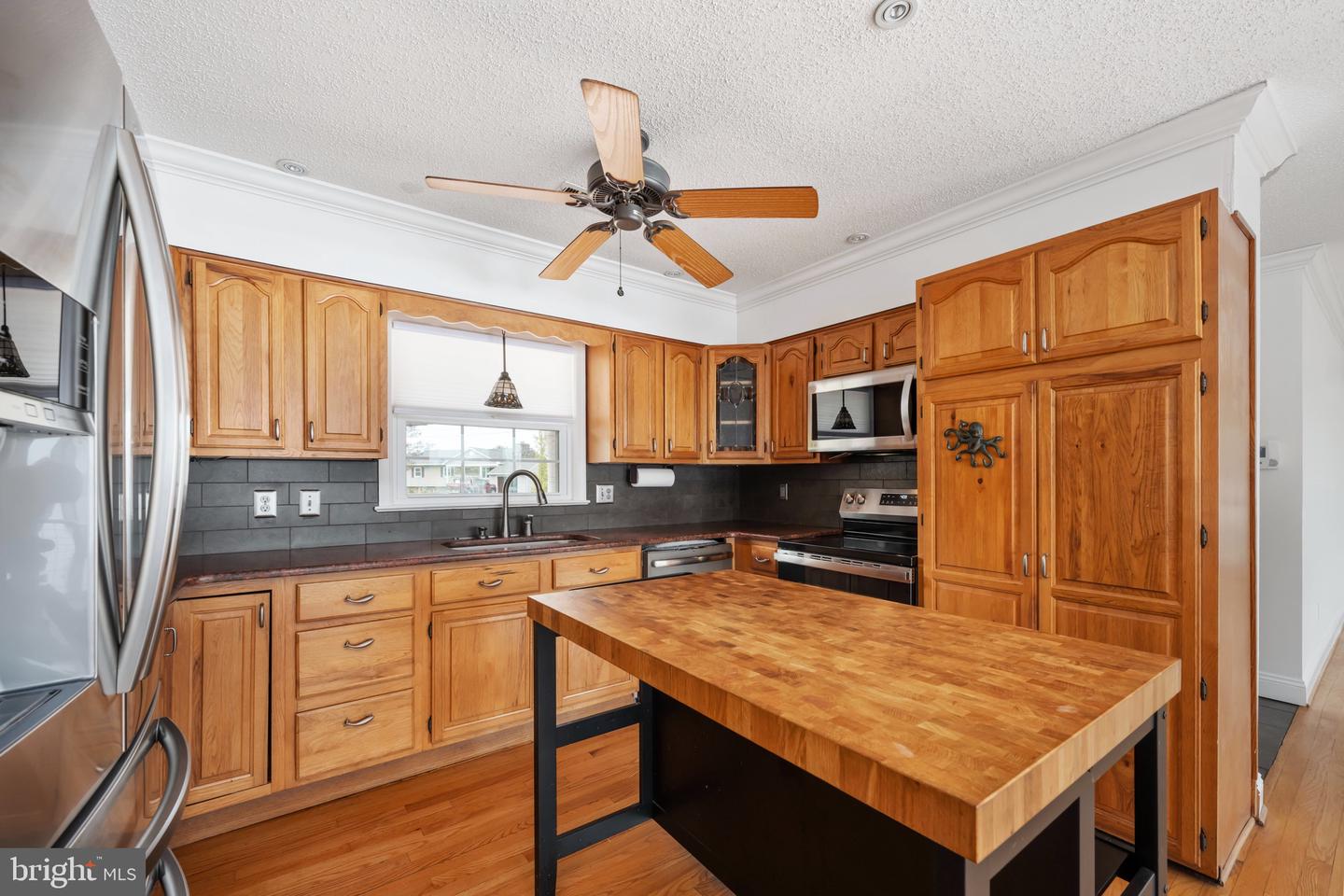 36 WATERVIEW POINT, COLONIAL BEACH, Virginia 22443, 4 Bedrooms Bedrooms, 11 Rooms Rooms,3 BathroomsBathrooms,Residential,For sale,36 WATERVIEW POINT,VAWE2008500 MLS # VAWE2008500