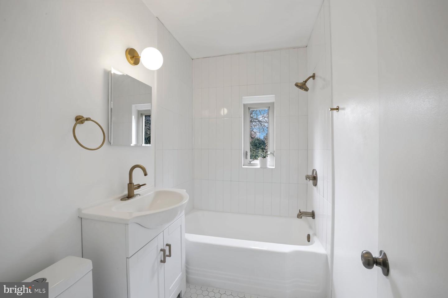 2145 SUITLAND TER SE #B, WASHINGTON, District Of Columbia 20020, 2 Bedrooms Bedrooms, ,1 BathroomBathrooms,Residential,For sale,2145 SUITLAND TER SE #B,DCDC2192064 MLS # DCDC2192064