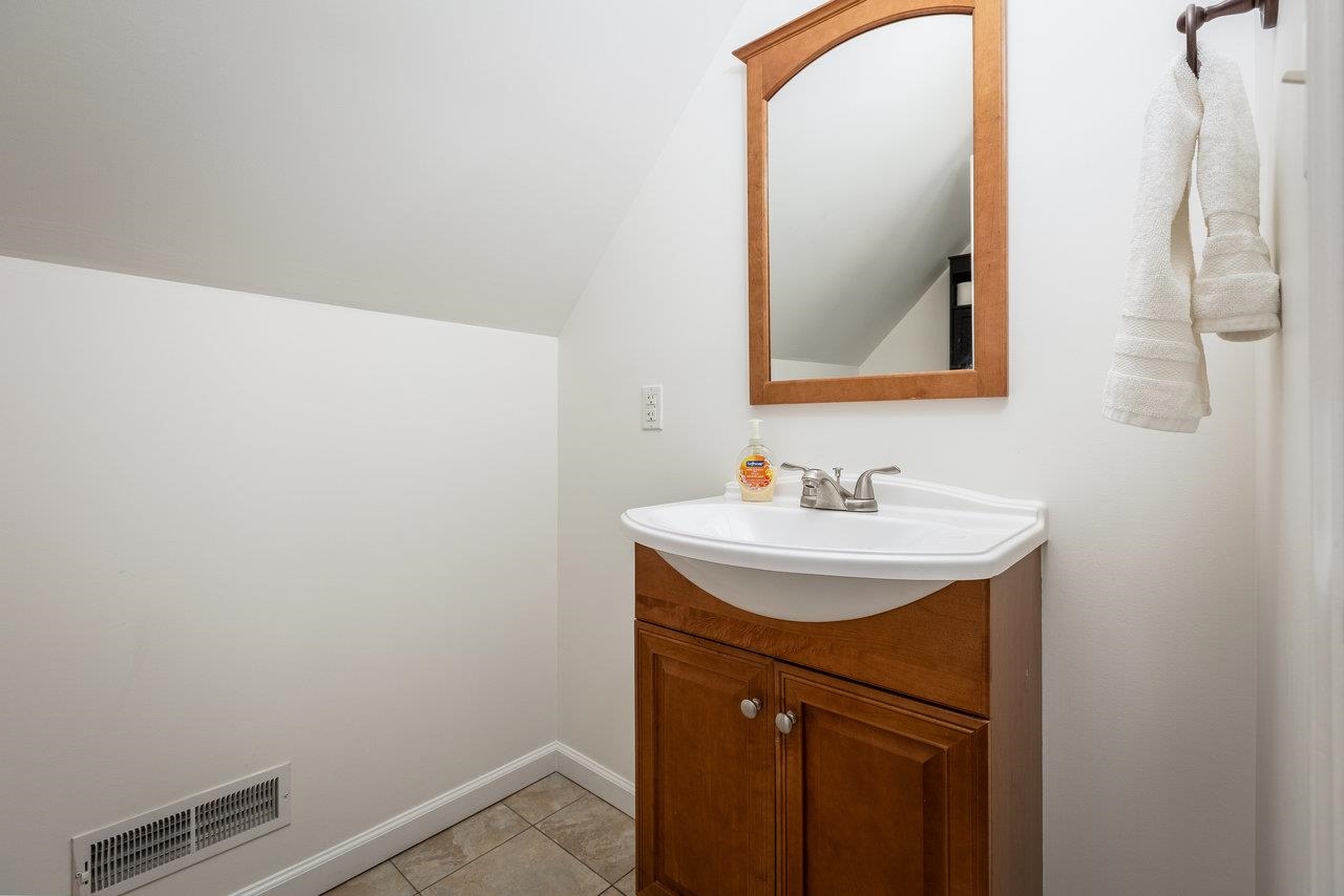 180 IRON WORKS LN, ELKTON, Virginia 22827, 3 Bedrooms Bedrooms, ,2 BathroomsBathrooms,Residential,180 IRON WORKS LN,662929 MLS # 662929