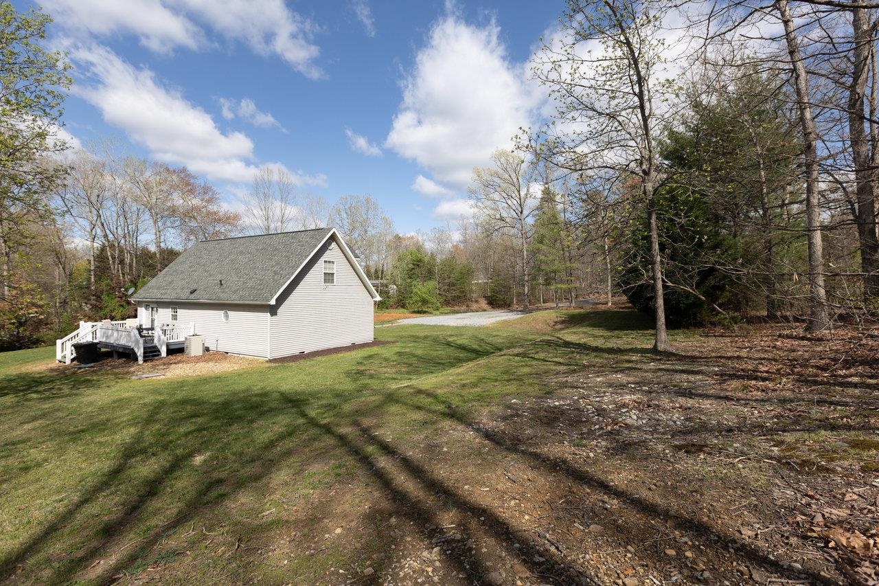 180 IRON WORKS LN, ELKTON, Virginia 22827, 3 Bedrooms Bedrooms, ,2 BathroomsBathrooms,Residential,180 IRON WORKS LN,662929 MLS # 662929