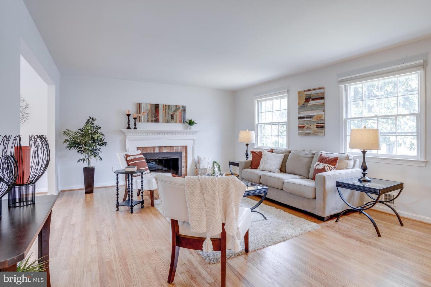 8014 GARLOT DR, ANNANDALE, Virginia 22003, 4 Bedrooms Bedrooms, ,3 BathroomsBathrooms,Residential,For sale,8014 GARLOT DR,VAFX2226406 MLS # VAFX2226406