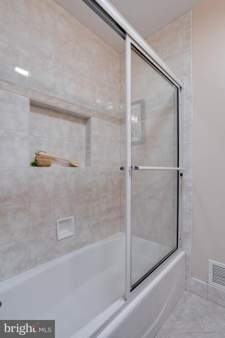 8014 GARLOT DR, ANNANDALE, Virginia 22003, 4 Bedrooms Bedrooms, ,3 BathroomsBathrooms,Residential,For sale,8014 GARLOT DR,VAFX2226406 MLS # VAFX2226406