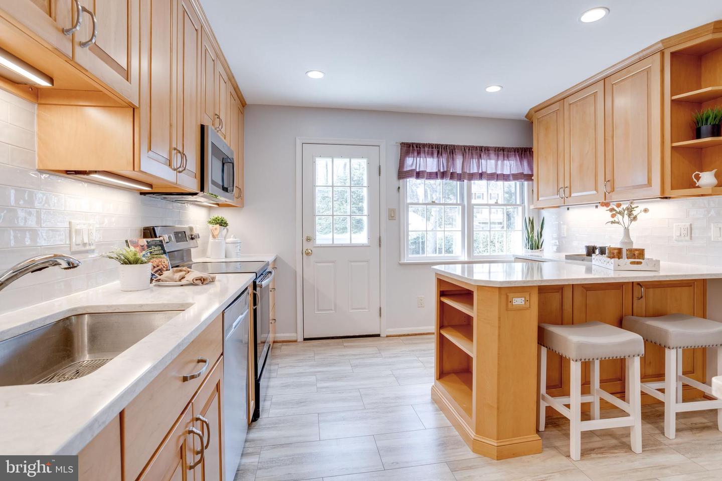 8014 GARLOT DR, ANNANDALE, Virginia 22003, 4 Bedrooms Bedrooms, ,3 BathroomsBathrooms,Residential,For sale,8014 GARLOT DR,VAFX2226406 MLS # VAFX2226406