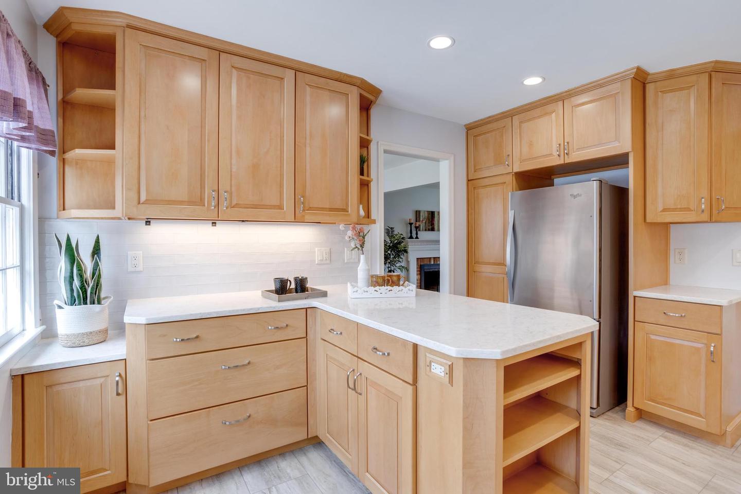 8014 GARLOT DR, ANNANDALE, Virginia 22003, 4 Bedrooms Bedrooms, ,3 BathroomsBathrooms,Residential,For sale,8014 GARLOT DR,VAFX2226406 MLS # VAFX2226406