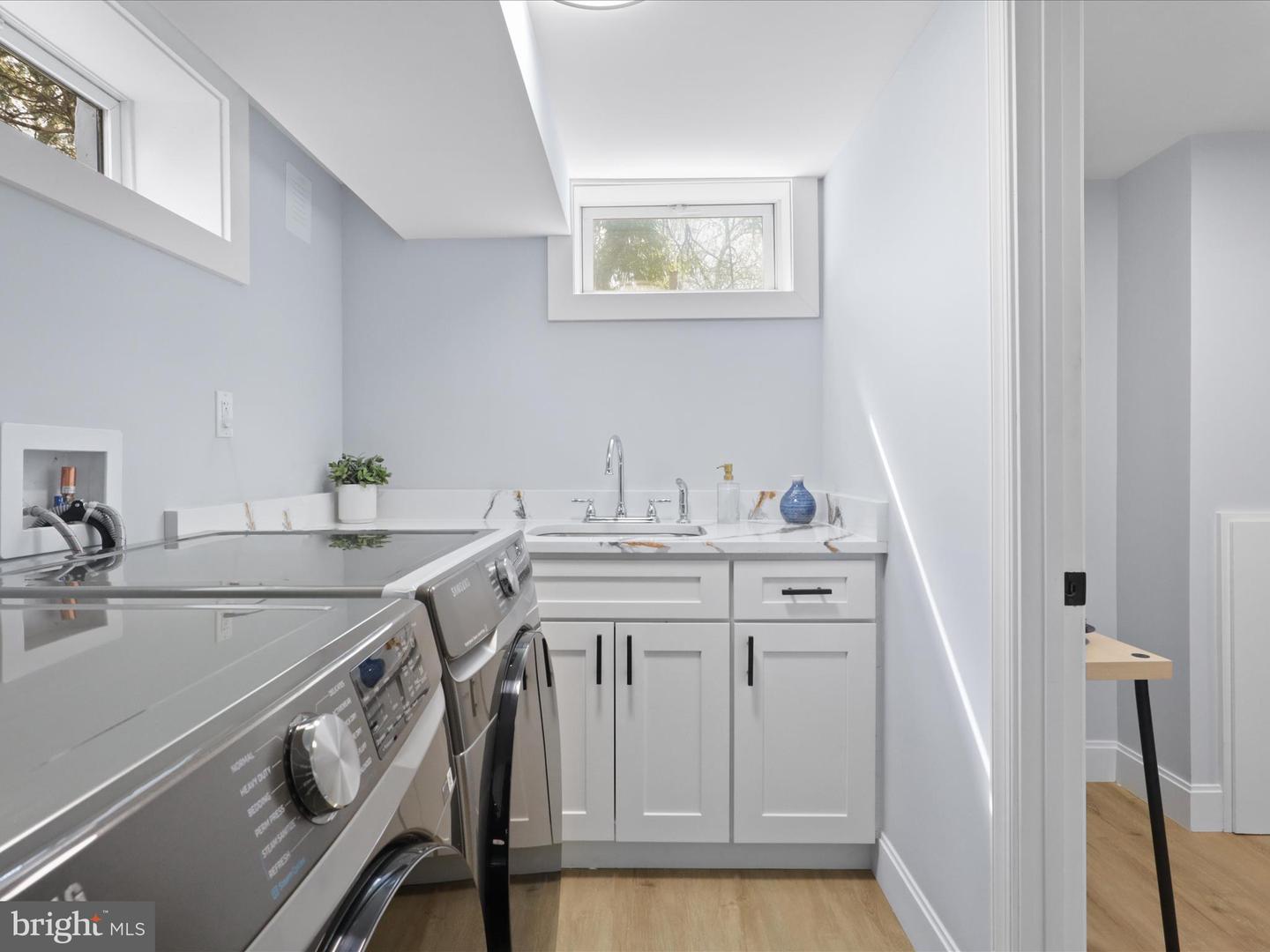 2126 HUNTINGTON AVE, ALEXANDRIA, Virginia 22303, 2 Bedrooms Bedrooms, ,2 BathroomsBathrooms,Residential,For sale,2126 HUNTINGTON AVE,VAFX2229436 MLS # VAFX2229436