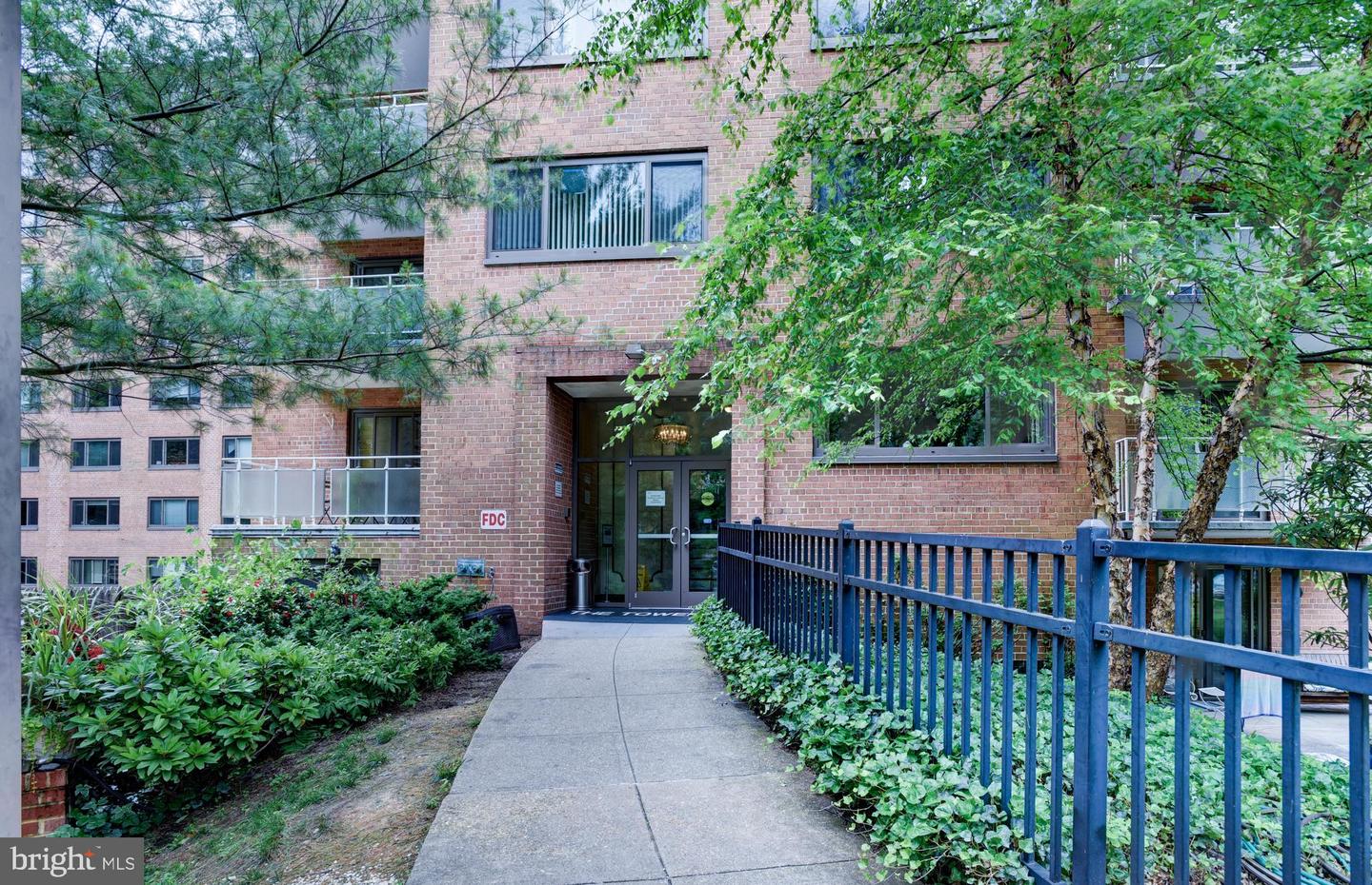 4201 CATHEDRAL AVE NW #T8E, WASHINGTON, District Of Columbia 20016, 1 Bedroom Bedrooms, ,1 BathroomBathrooms,Residential,For sale,4201 CATHEDRAL AVE NW #T8E,DCDC2192648 MLS # DCDC2192648