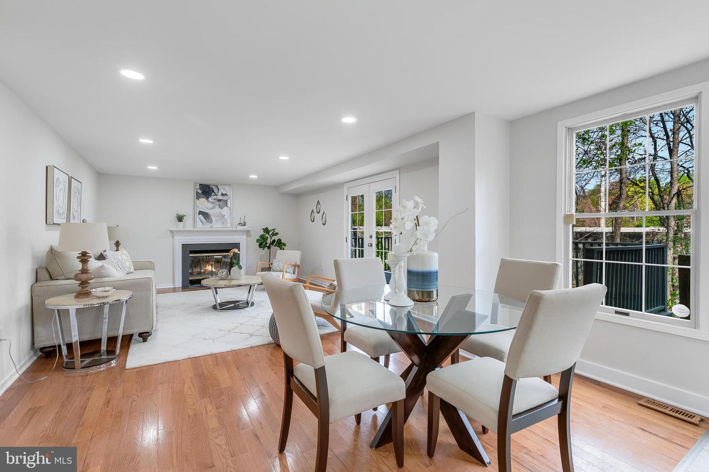 7002 JENKINS LN, FALLS CHURCH, Virginia 22043, 4 Bedrooms Bedrooms, ,4 BathroomsBathrooms,Residential,For sale,7002 JENKINS LN,VAFX2231134 MLS # VAFX2231134