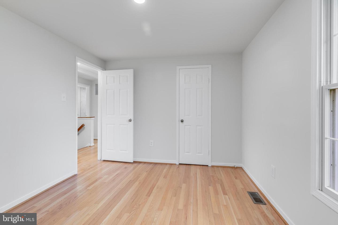 7002 JENKINS LN, FALLS CHURCH, Virginia 22043, 4 Bedrooms Bedrooms, ,4 BathroomsBathrooms,Residential,For sale,7002 JENKINS LN,VAFX2231134 MLS # VAFX2231134