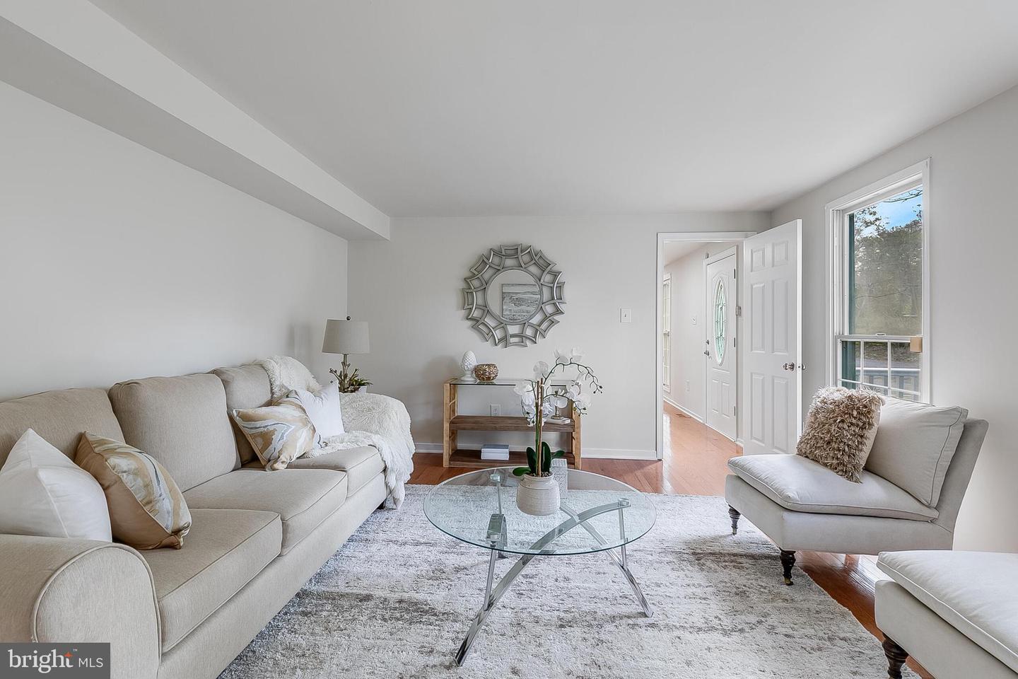 7002 JENKINS LN, FALLS CHURCH, Virginia 22043, 4 Bedrooms Bedrooms, ,4 BathroomsBathrooms,Residential,For sale,7002 JENKINS LN,VAFX2231134 MLS # VAFX2231134