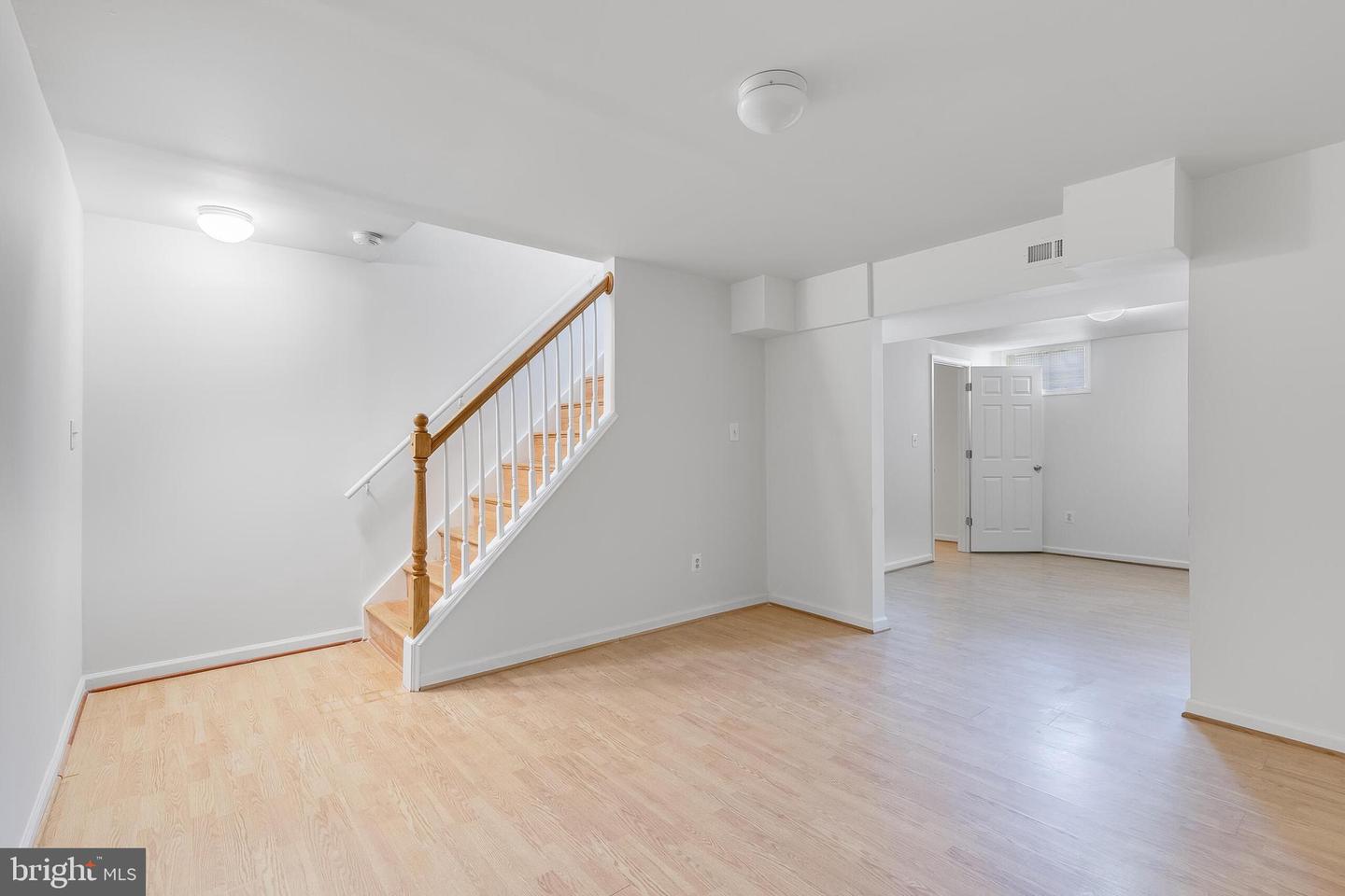 7002 JENKINS LN, FALLS CHURCH, Virginia 22043, 4 Bedrooms Bedrooms, ,4 BathroomsBathrooms,Residential,For sale,7002 JENKINS LN,VAFX2231134 MLS # VAFX2231134