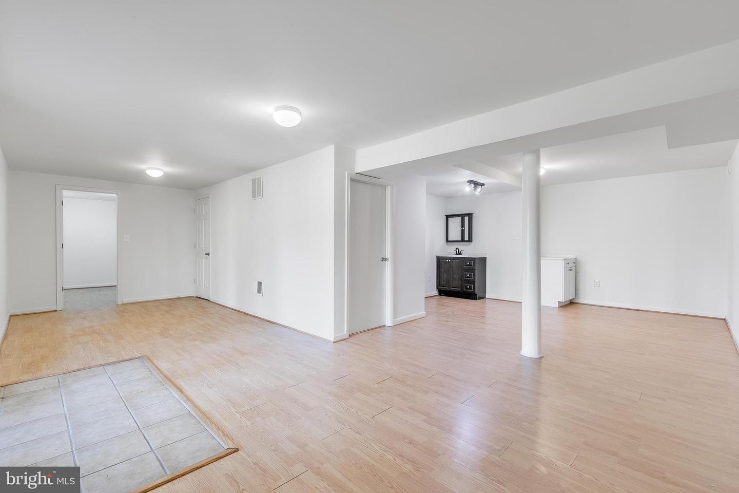 7002 JENKINS LN, FALLS CHURCH, Virginia 22043, 4 Bedrooms Bedrooms, ,4 BathroomsBathrooms,Residential,For sale,7002 JENKINS LN,VAFX2231134 MLS # VAFX2231134