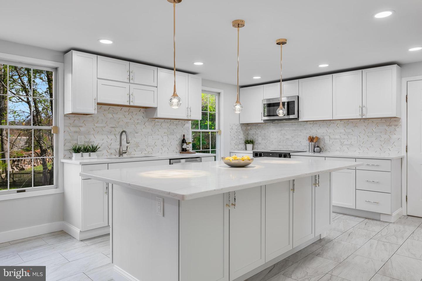 7002 JENKINS LN, FALLS CHURCH, Virginia 22043, 4 Bedrooms Bedrooms, ,4 BathroomsBathrooms,Residential,For sale,7002 JENKINS LN,VAFX2231134 MLS # VAFX2231134