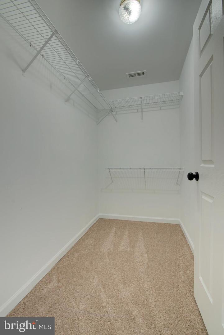 37400 WHITACRE LN, PURCELLVILLE, Virginia 20132, 3 Bedrooms Bedrooms, ,2 BathroomsBathrooms,Residential,For sale,37400 WHITACRE LN,VALO2093072 MLS # VALO2093072