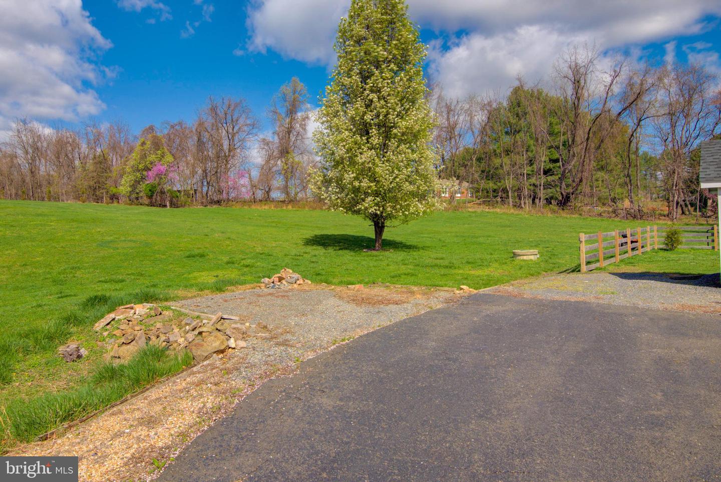 37400 WHITACRE LN, PURCELLVILLE, Virginia 20132, 3 Bedrooms Bedrooms, ,2 BathroomsBathrooms,Residential,For sale,37400 WHITACRE LN,VALO2093072 MLS # VALO2093072