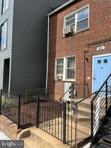 1002 18TH ST NE, WASHINGTON, District Of Columbia 20002, 2 Bedrooms Bedrooms, ,2 BathroomsBathrooms,Residential,For sale,1002 18TH ST NE,DCDC2194218 MLS # DCDC2194218