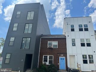 1002 18TH ST NE, WASHINGTON, District Of Columbia 20002, 2 Bedrooms Bedrooms, ,2 BathroomsBathrooms,Residential,For sale,1002 18TH ST NE,DCDC2194218 MLS # DCDC2194218