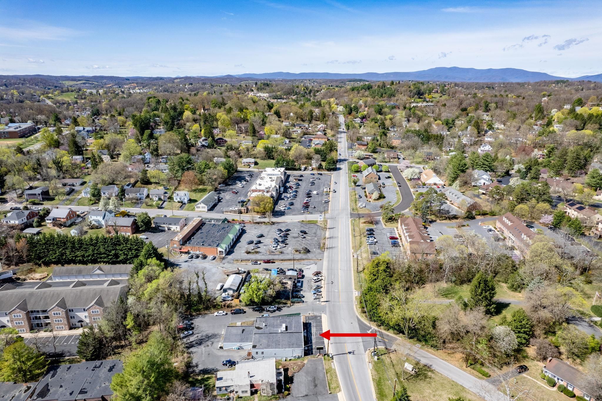 2501 N AUGUSTA ST, STAUNTON, Virginia 24401, ,Commercial,2501 N AUGUSTA ST,662977 MLS # 662977