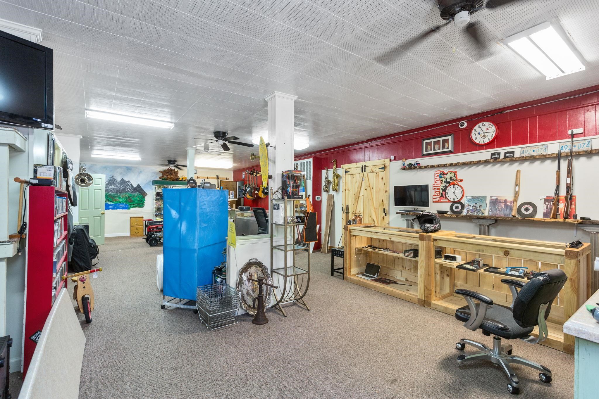 2501 N AUGUSTA ST, STAUNTON, Virginia 24401, ,Commercial,2501 N AUGUSTA ST,662977 MLS # 662977