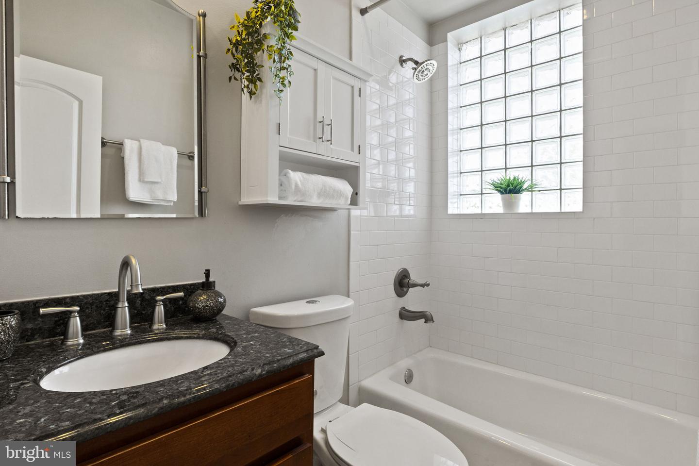 410 15TH ST NE #22, WASHINGTON, District Of Columbia 20002, 1 Bedroom Bedrooms, ,1 BathroomBathrooms,Residential,For sale,410 15TH ST NE #22,DCDC2184312 MLS # DCDC2184312