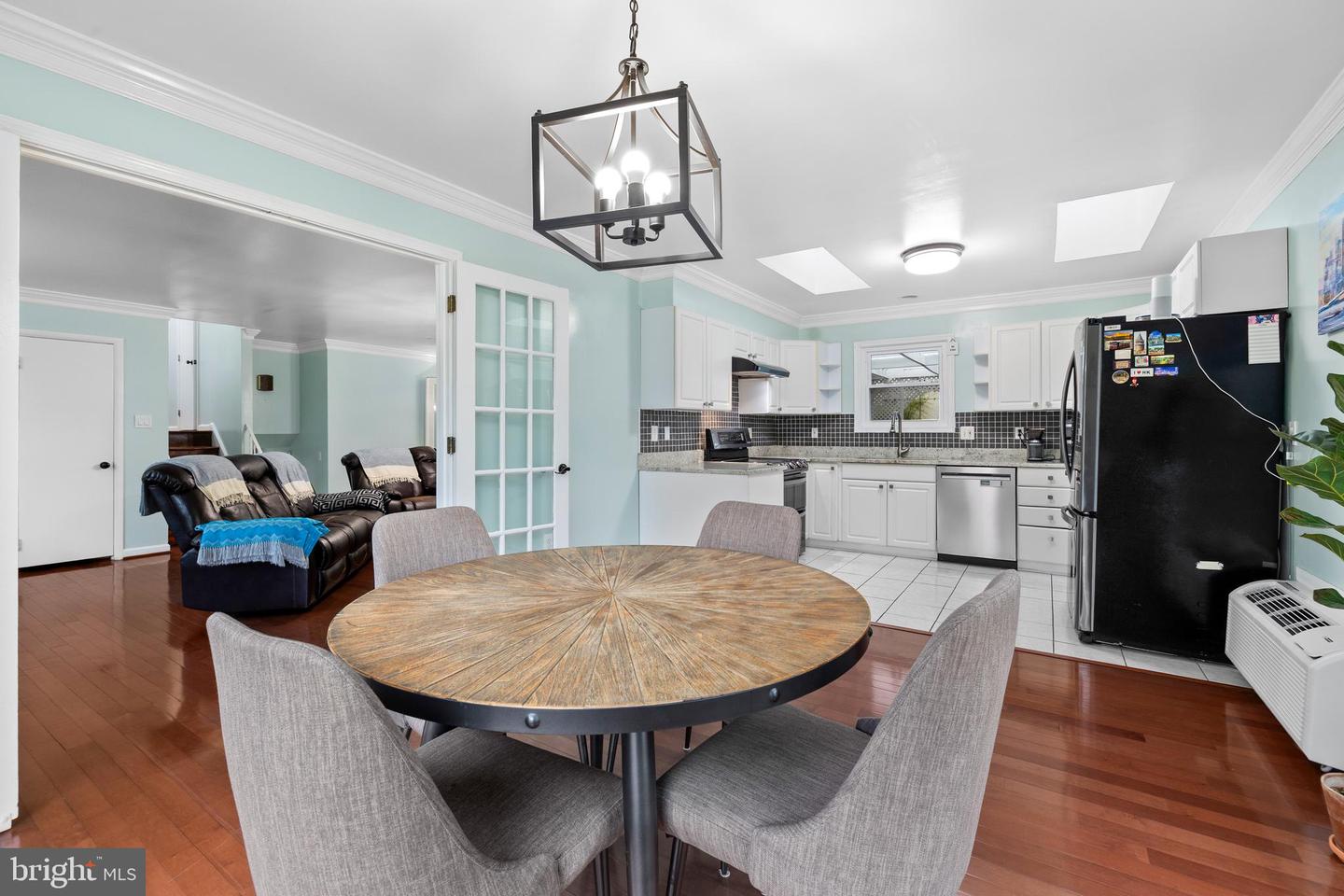 5725 HABERSHAM WAY, ALEXANDRIA, Virginia 22310, 4 Bedrooms Bedrooms, ,3 BathroomsBathrooms,Residential,For sale,5725 HABERSHAM WAY,VAFX2221420 MLS # VAFX2221420