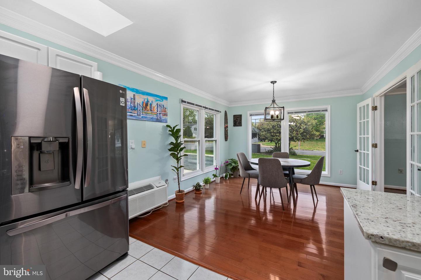 5725 HABERSHAM WAY, ALEXANDRIA, Virginia 22310, 4 Bedrooms Bedrooms, ,3 BathroomsBathrooms,Residential,For sale,5725 HABERSHAM WAY,VAFX2221420 MLS # VAFX2221420