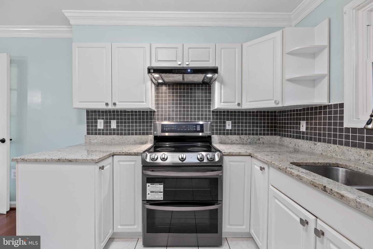 5725 HABERSHAM WAY, ALEXANDRIA, Virginia 22310, 4 Bedrooms Bedrooms, ,3 BathroomsBathrooms,Residential,For sale,5725 HABERSHAM WAY,VAFX2221420 MLS # VAFX2221420