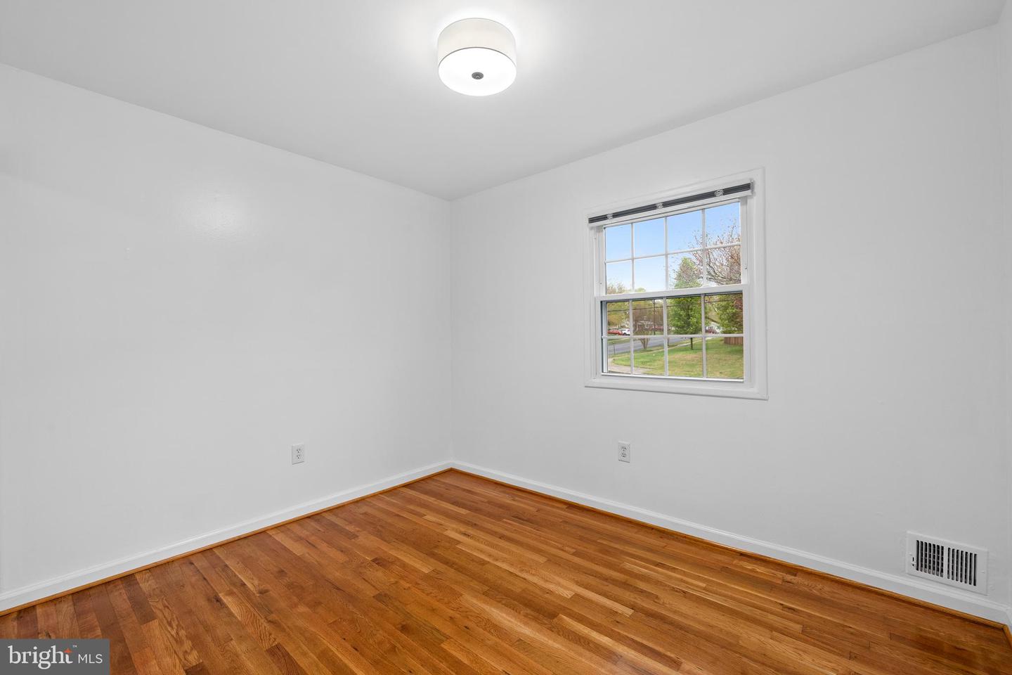 5725 HABERSHAM WAY, ALEXANDRIA, Virginia 22310, 4 Bedrooms Bedrooms, ,3 BathroomsBathrooms,Residential,For sale,5725 HABERSHAM WAY,VAFX2221420 MLS # VAFX2221420