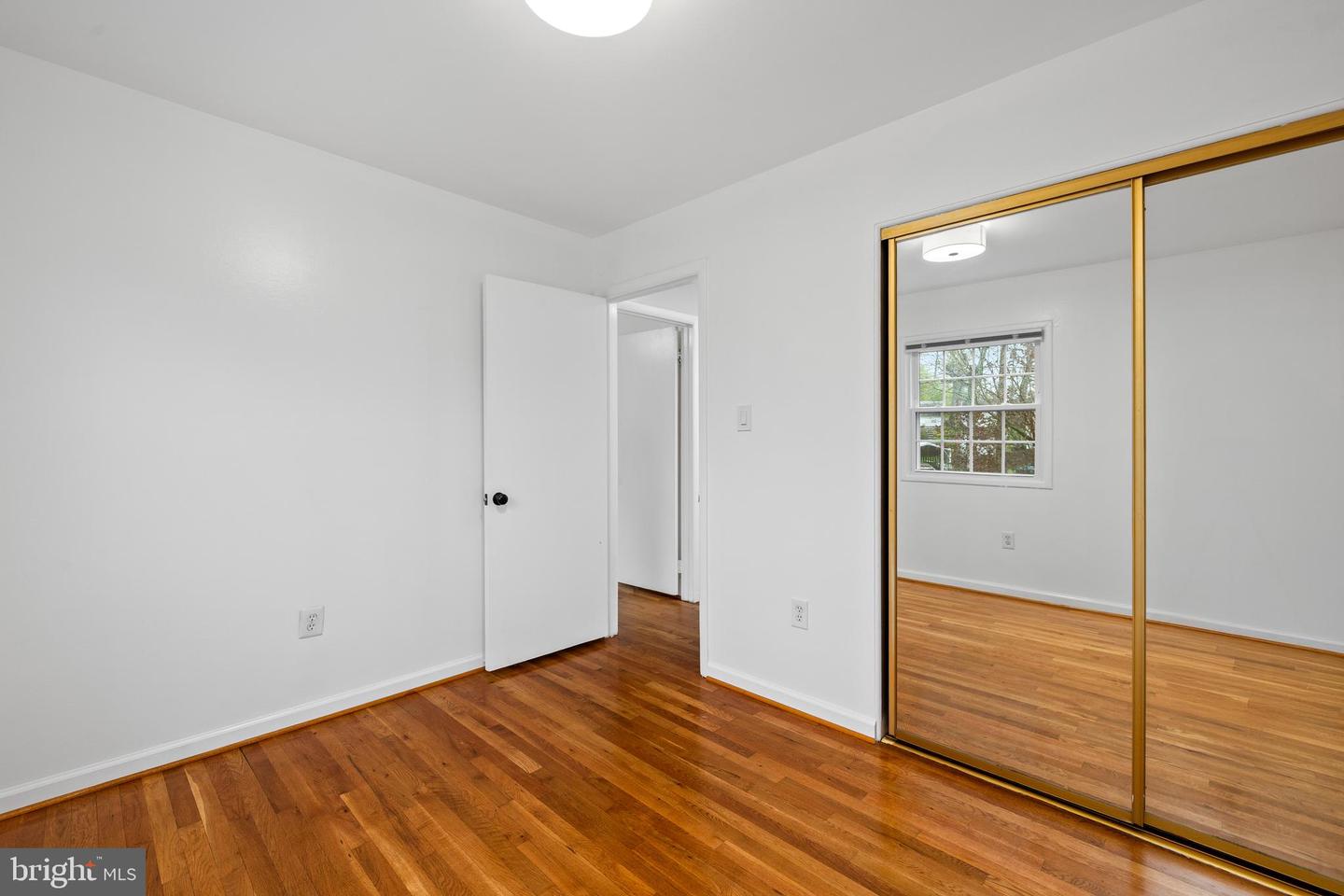5725 HABERSHAM WAY, ALEXANDRIA, Virginia 22310, 4 Bedrooms Bedrooms, ,3 BathroomsBathrooms,Residential,For sale,5725 HABERSHAM WAY,VAFX2221420 MLS # VAFX2221420