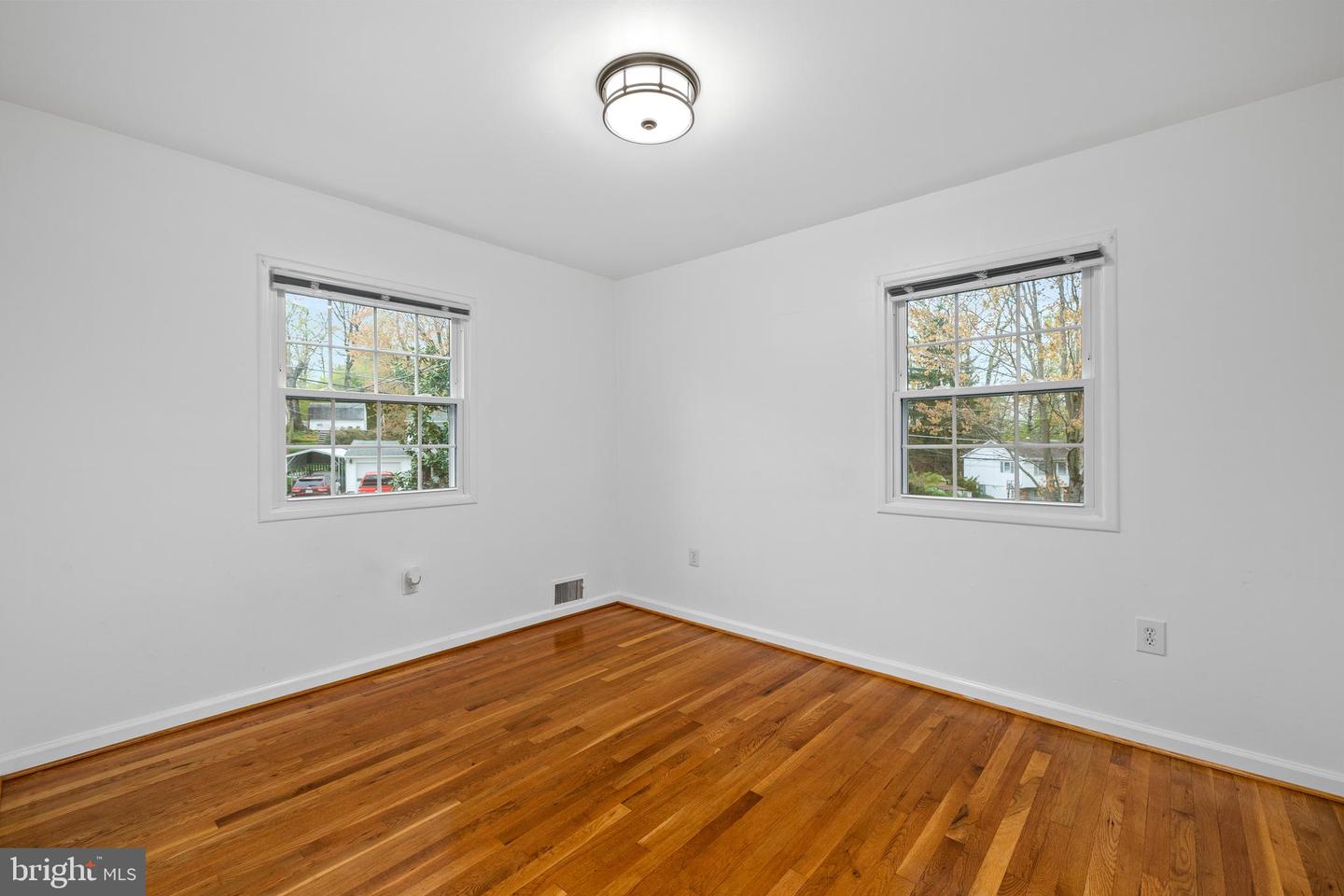 5725 HABERSHAM WAY, ALEXANDRIA, Virginia 22310, 4 Bedrooms Bedrooms, ,3 BathroomsBathrooms,Residential,For sale,5725 HABERSHAM WAY,VAFX2221420 MLS # VAFX2221420